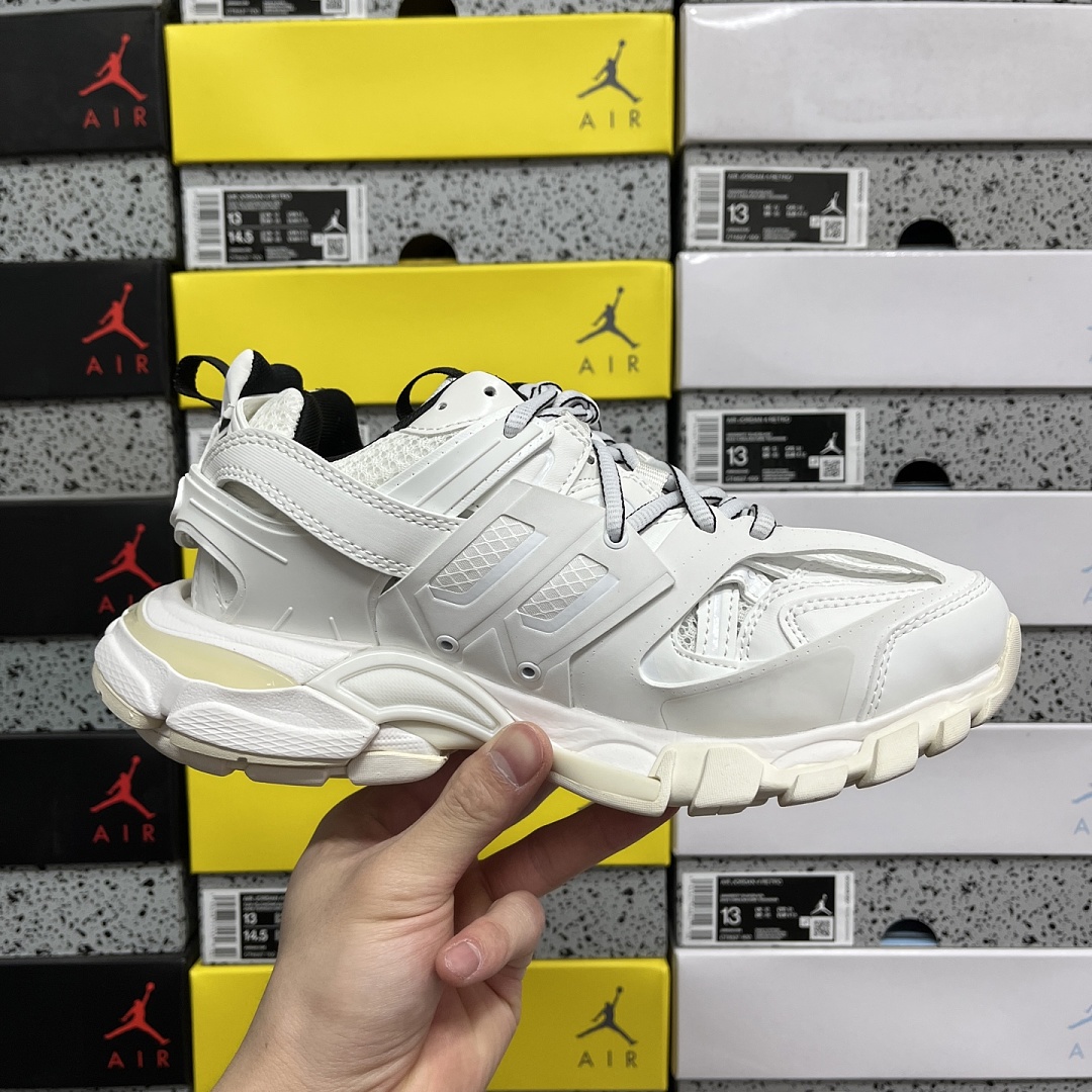 Balenciaga BLCG Track 3.0 - Image 5