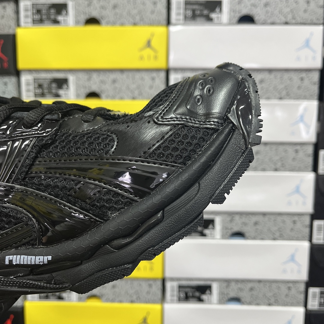 Balenciaga BLCG Runner 7.5 - Image 9