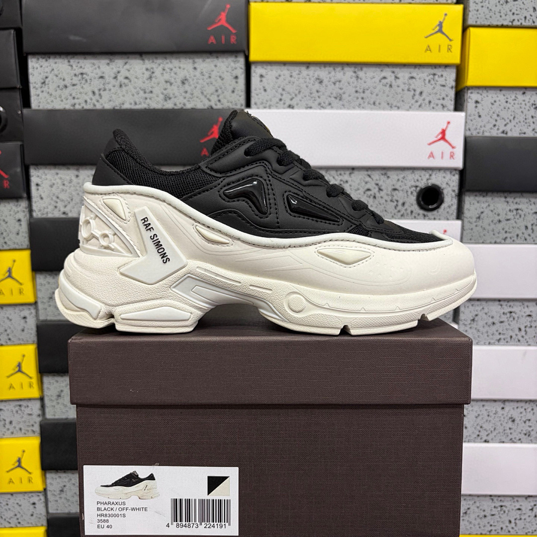 On Running Raf Simons Pharaxus