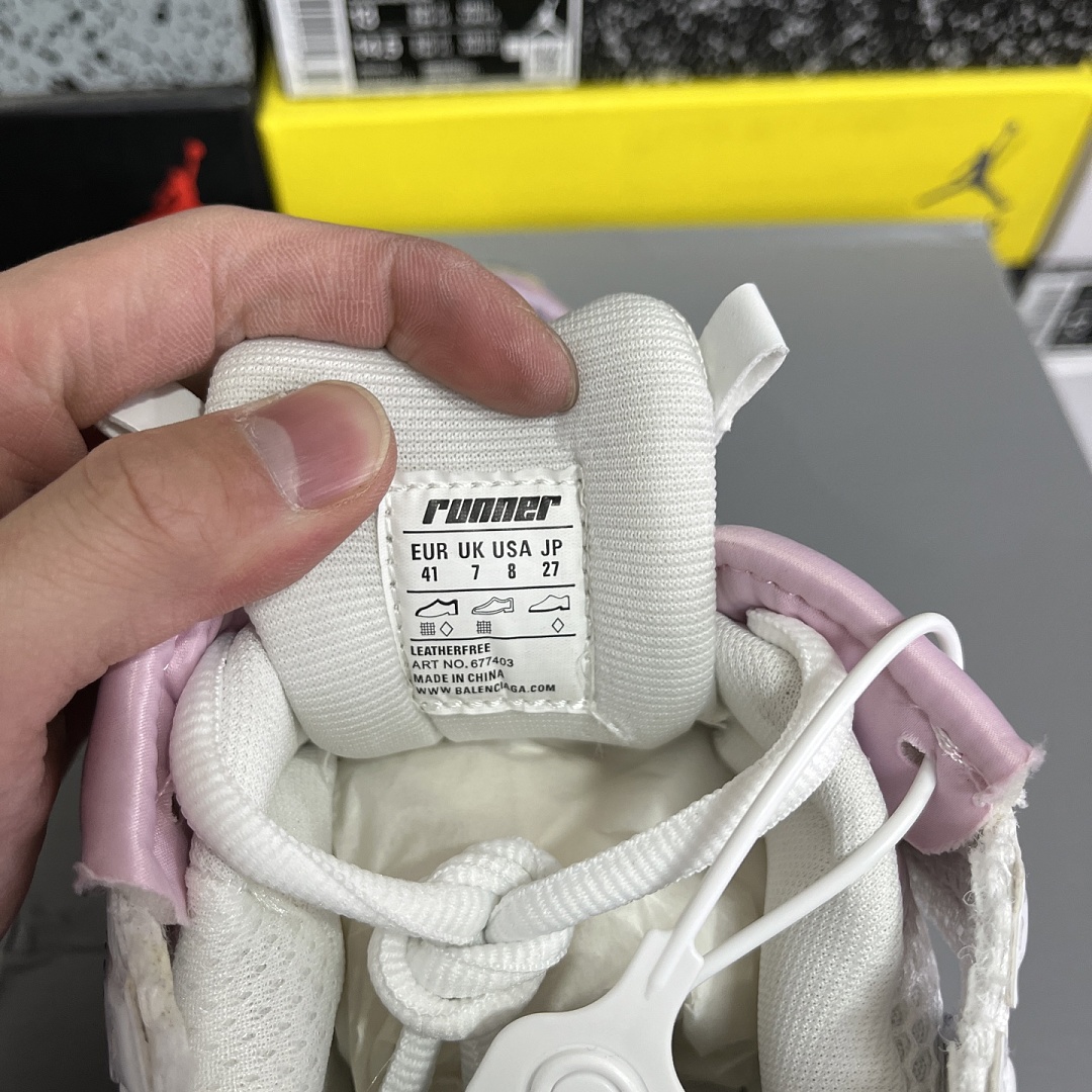 Balenciaga BLCG Runner 7.0 - Image 10