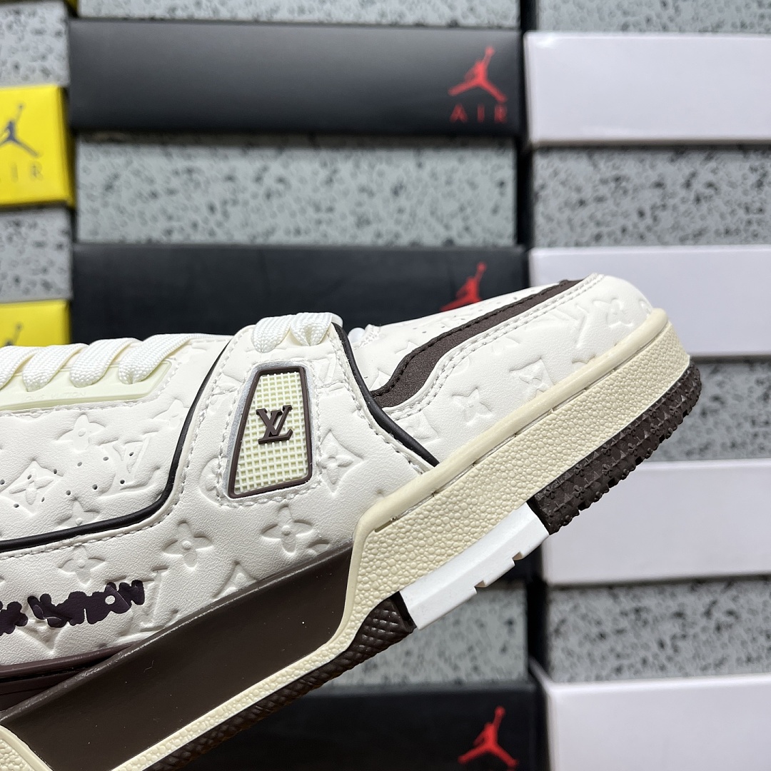 Louis Vuitton Trainer V2-16 - Image 3