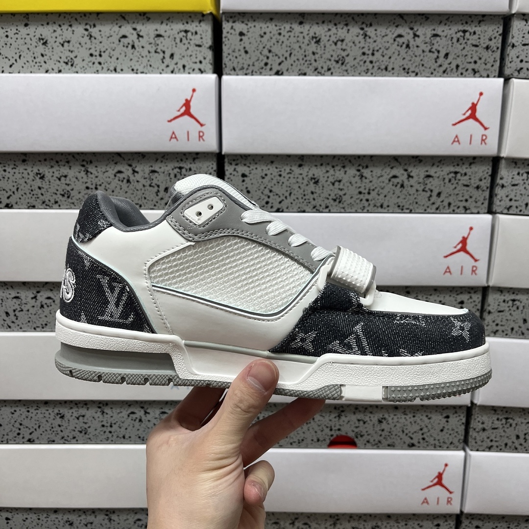 Louis Vuitton Trainer (Black White Grey) - Image 9