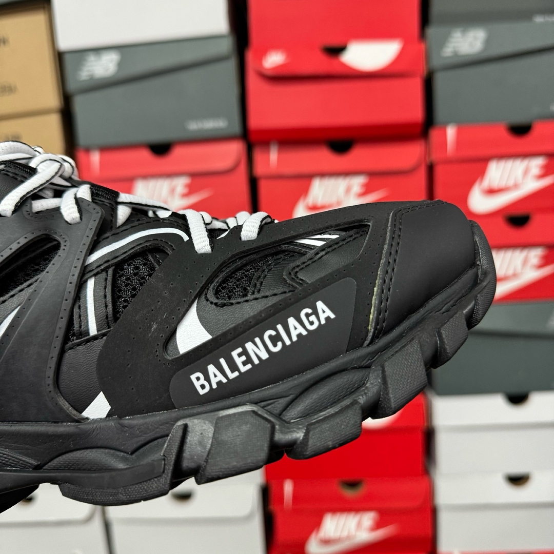 Balenciaga Track Black White LED - Image 3