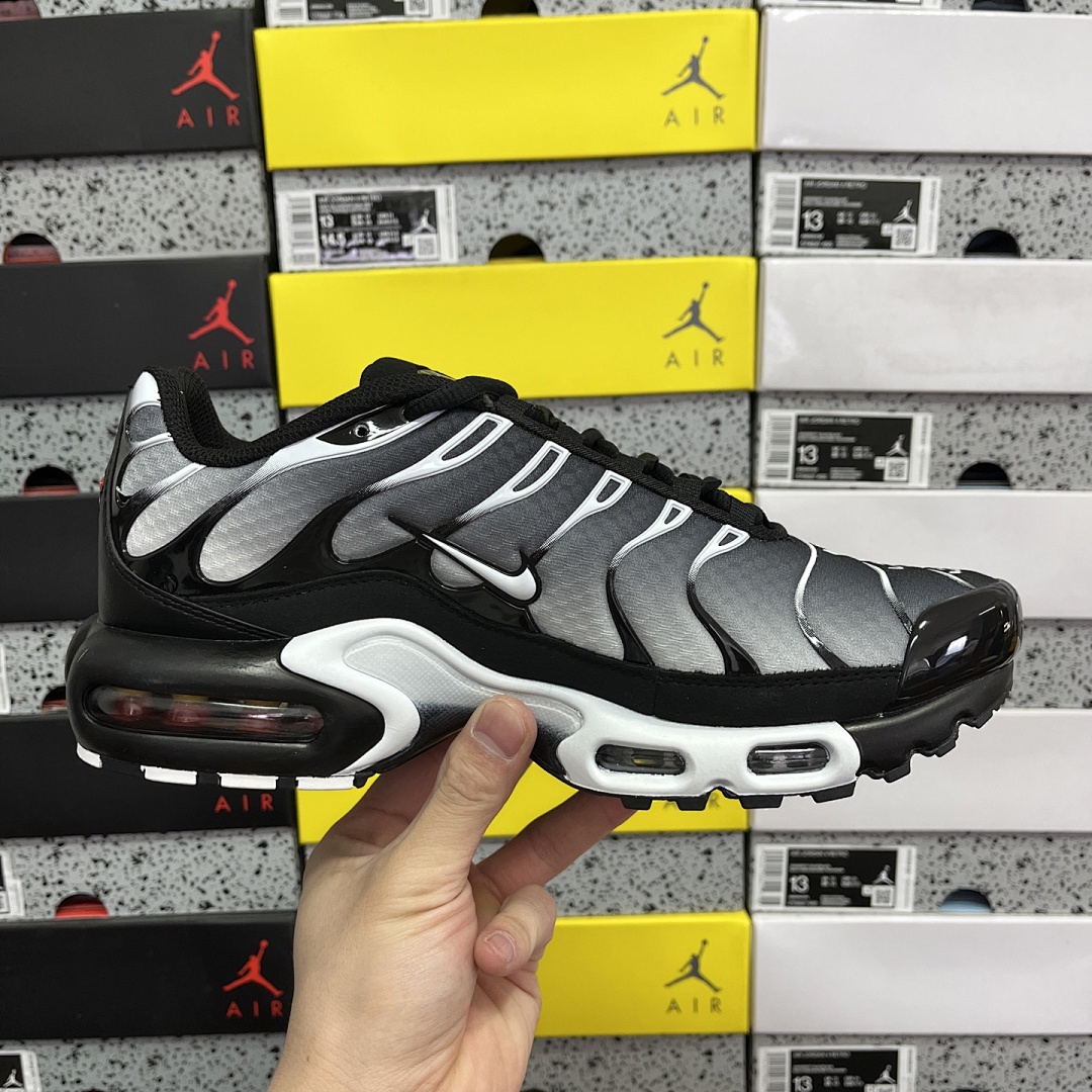 Nike Air Max Plus (Black Silver White) - Image 4