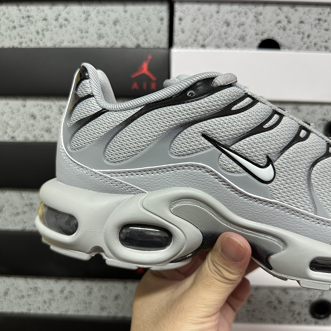 Nike Air Max Plus Wolf (Grey) - Image 4