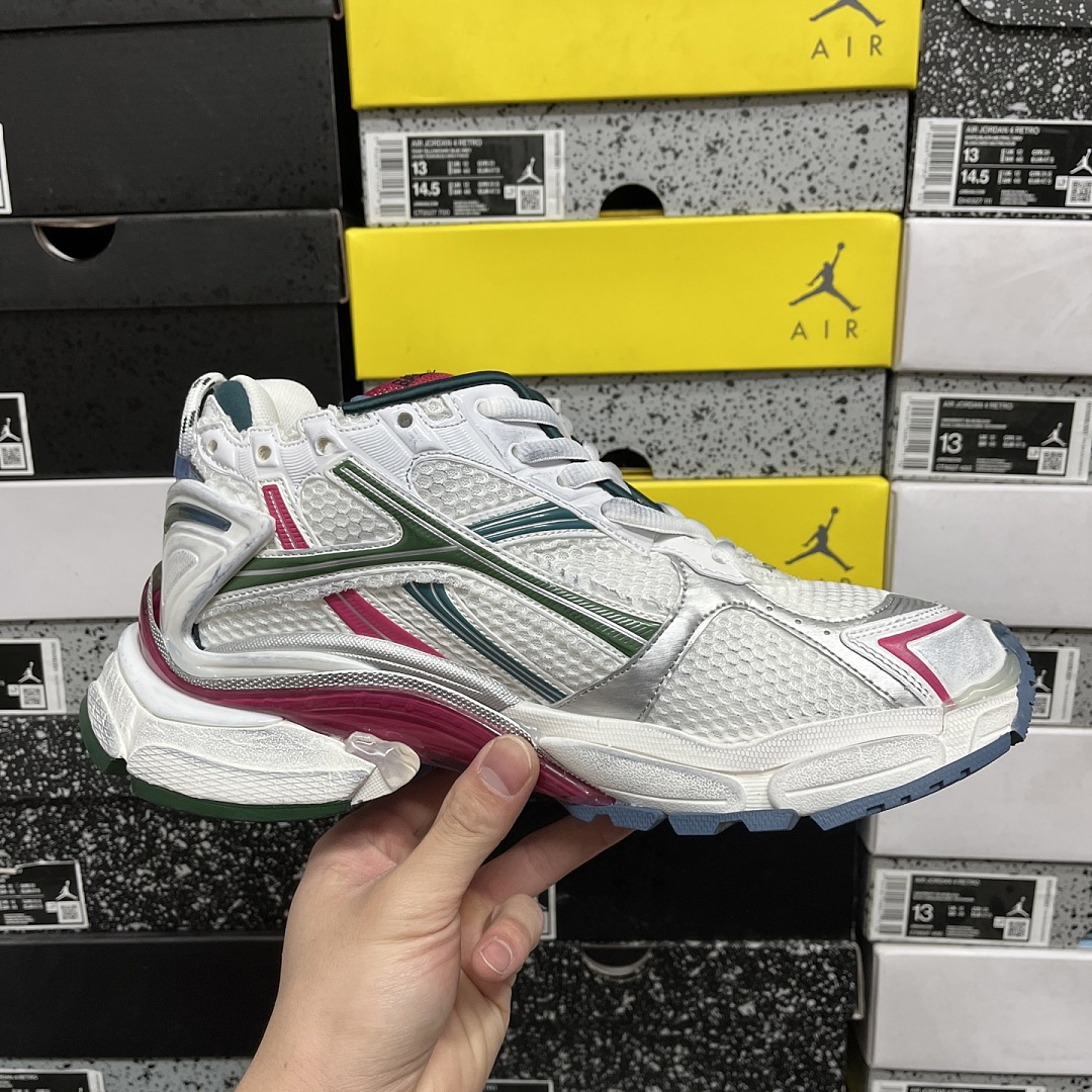 Balenciaga BLCG Runner 7.5 - Image 9