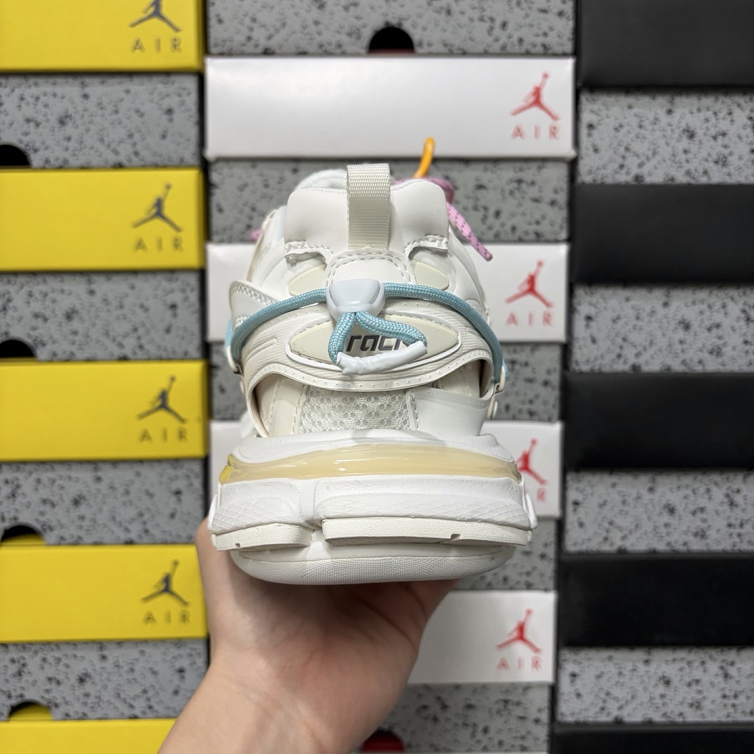 Balenciaga BLCG Track 3.0 - Image 6