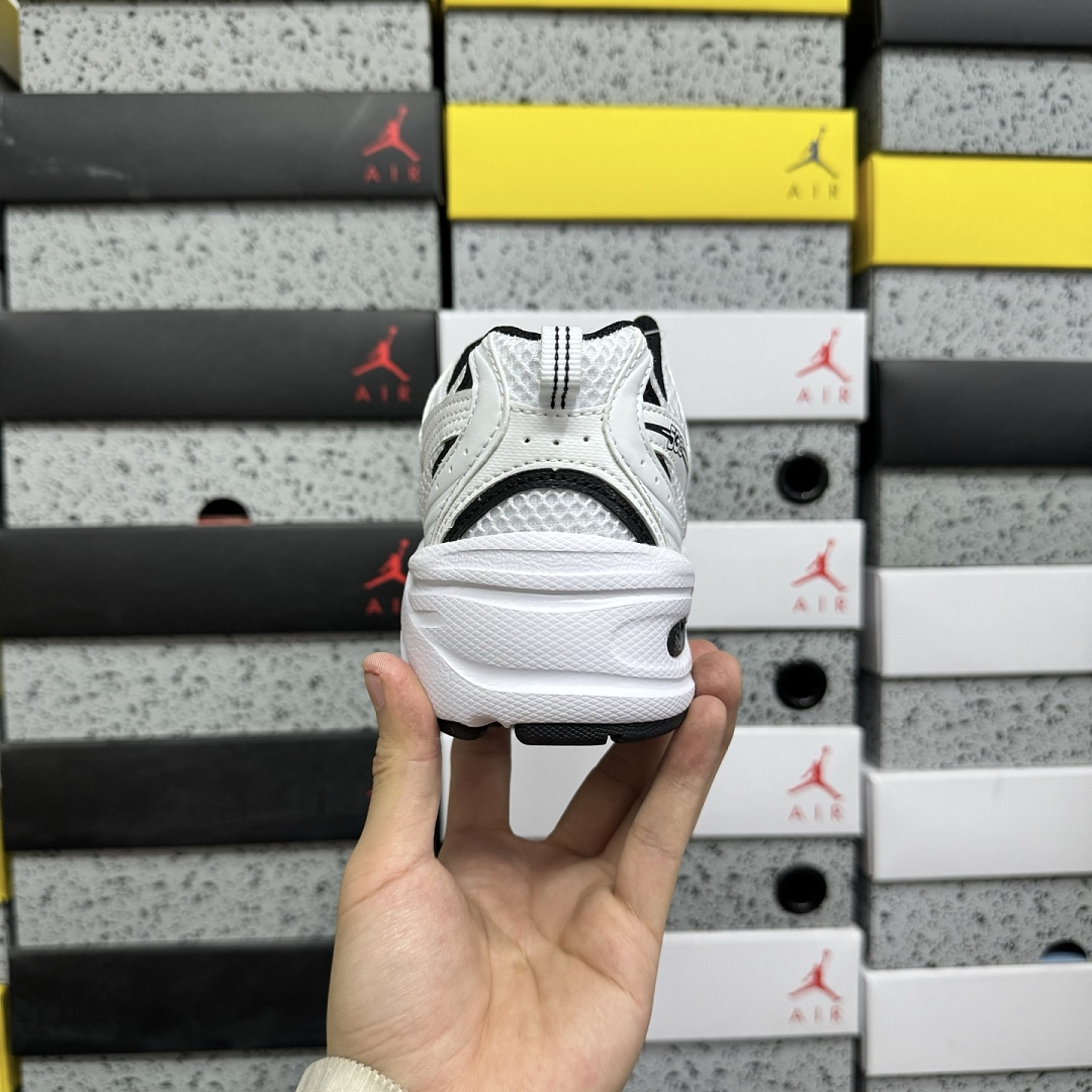 New Balance 530 White Black Details - Image 6