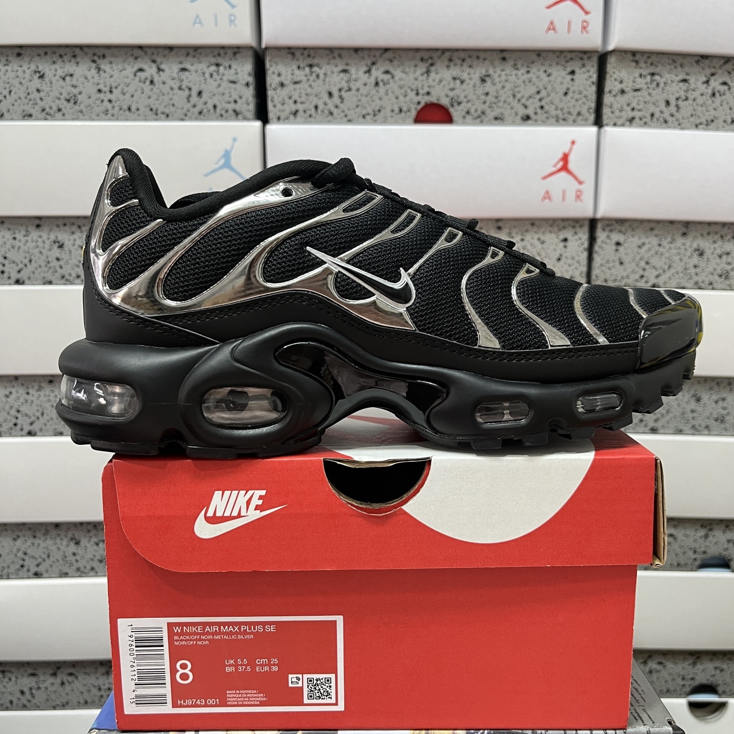 Nike Air Max Plus SE Black Chrome - Image 10