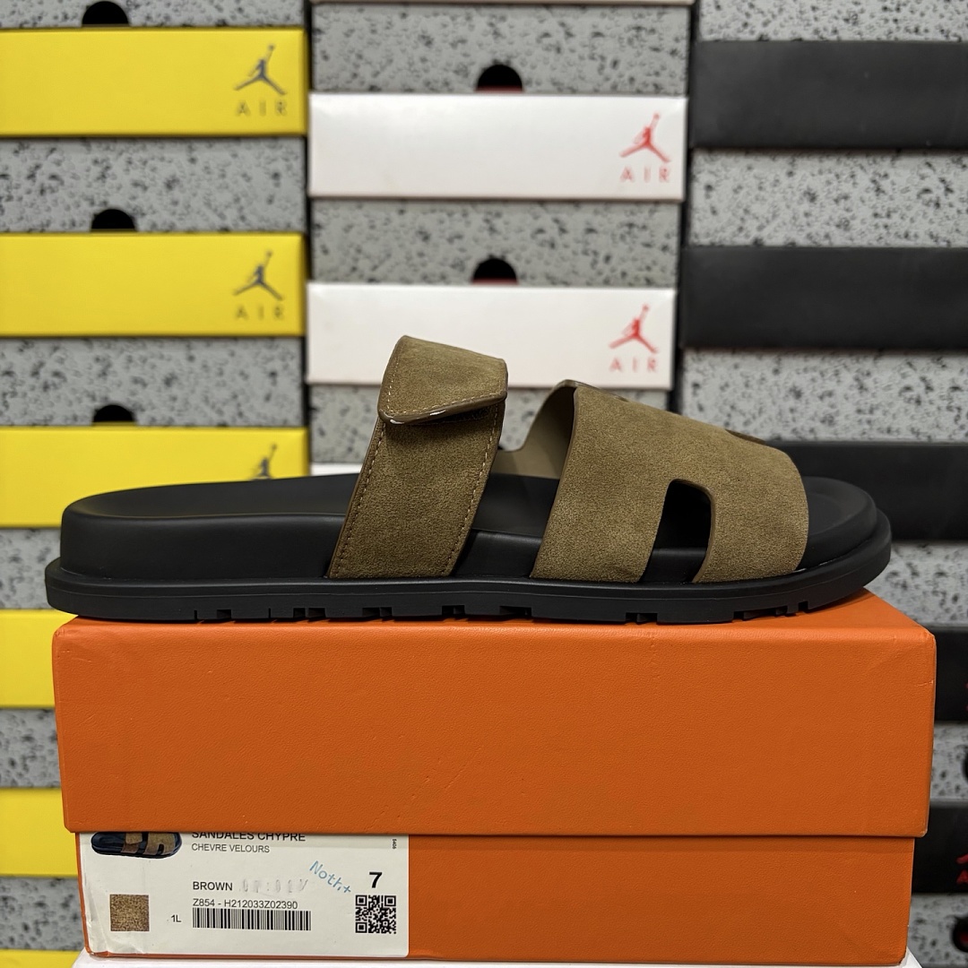Hermes Chypre Sandal Brown Black / Suede