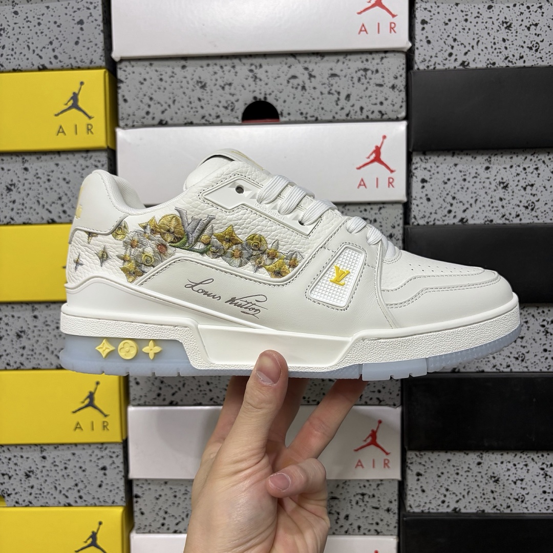 Louis Vuitton Trainer - Image 2