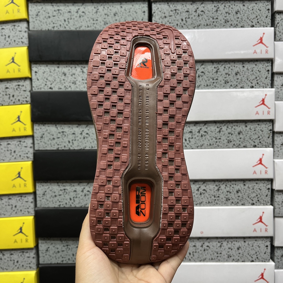 Nike Vomero Premium Renegade - Image 3