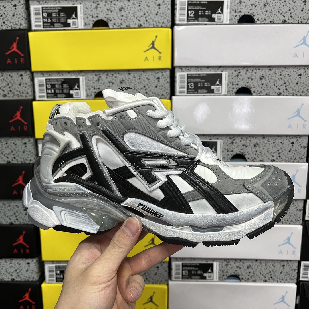 Balenciaga BLCG Runner 7 Gen - Image 10