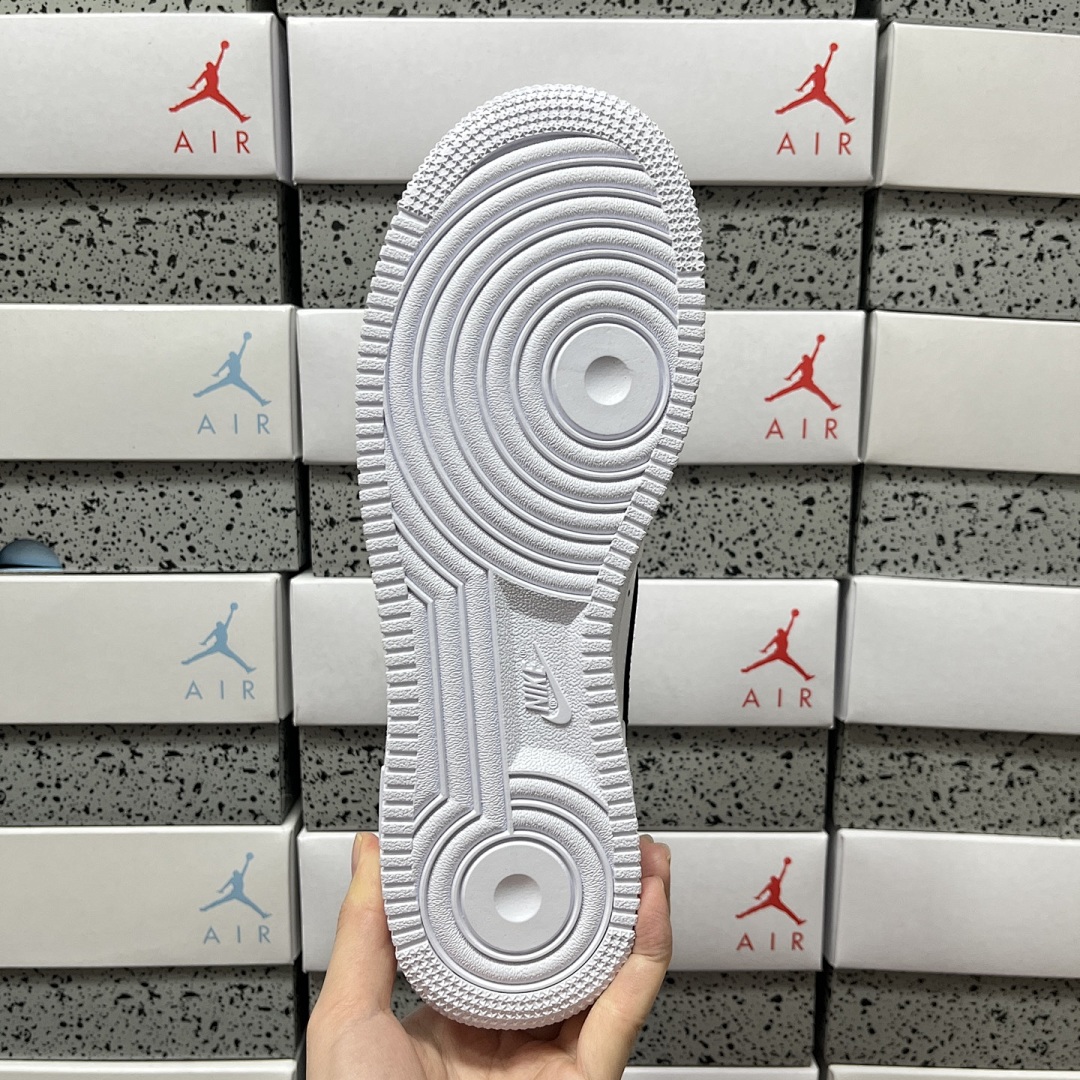 Nike Air Force 1 Low Supreme (White Black) - Image 3