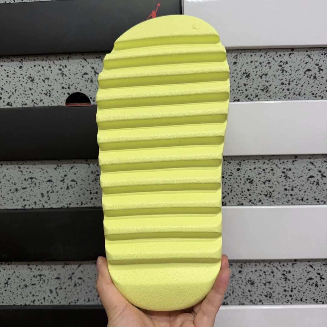 Adidas Slide/Foam Runner - Image 4