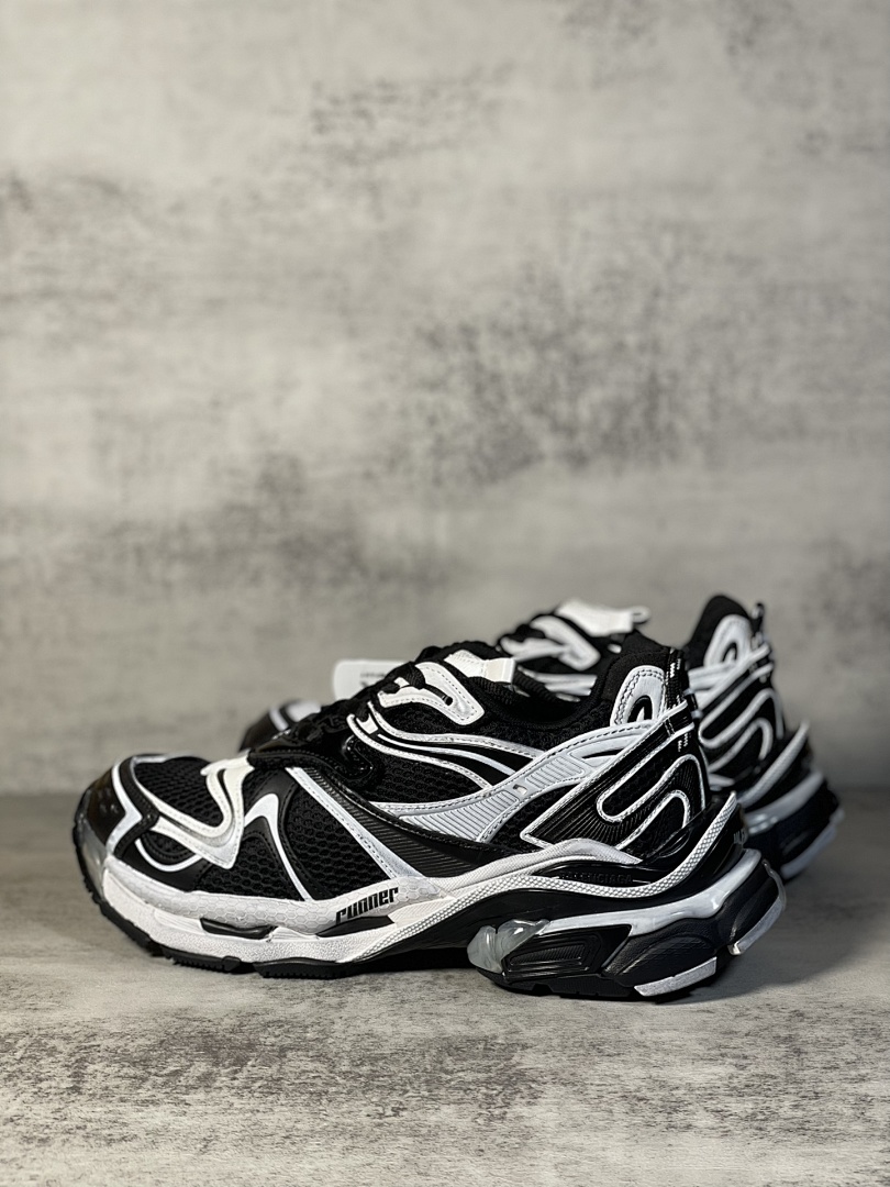 Balenciaga Runner 2.0 - Image 19