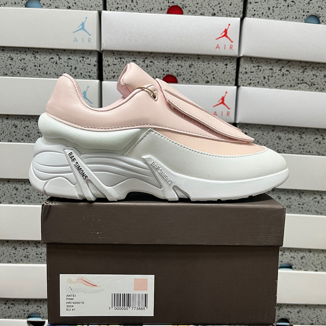 On Running Raf Simons Antei Low Top