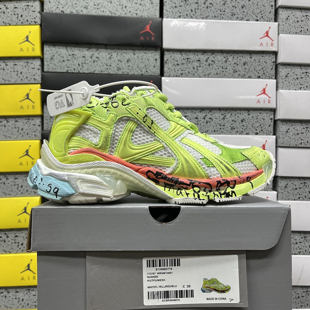 Balenciaga BLCG Runner - Image 23