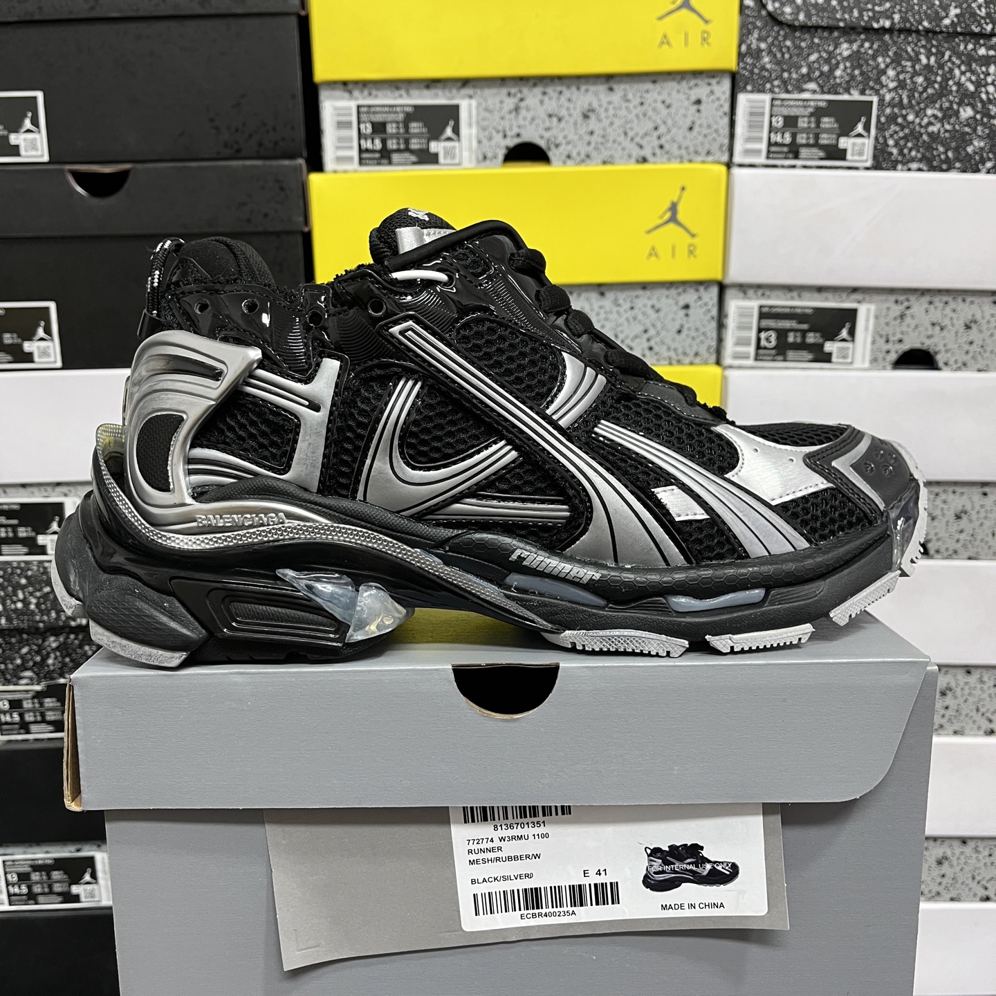 Balenciaga BLCG Runner 7.5 - Image 11