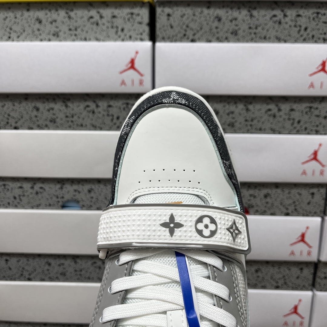 Louis Vuitton Trainer (Black White Grey) - Image 3