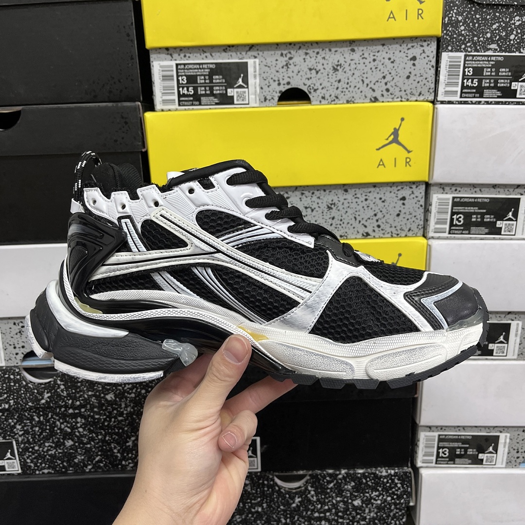 Balenciaga BLCG Runner 7.5 - Image 8