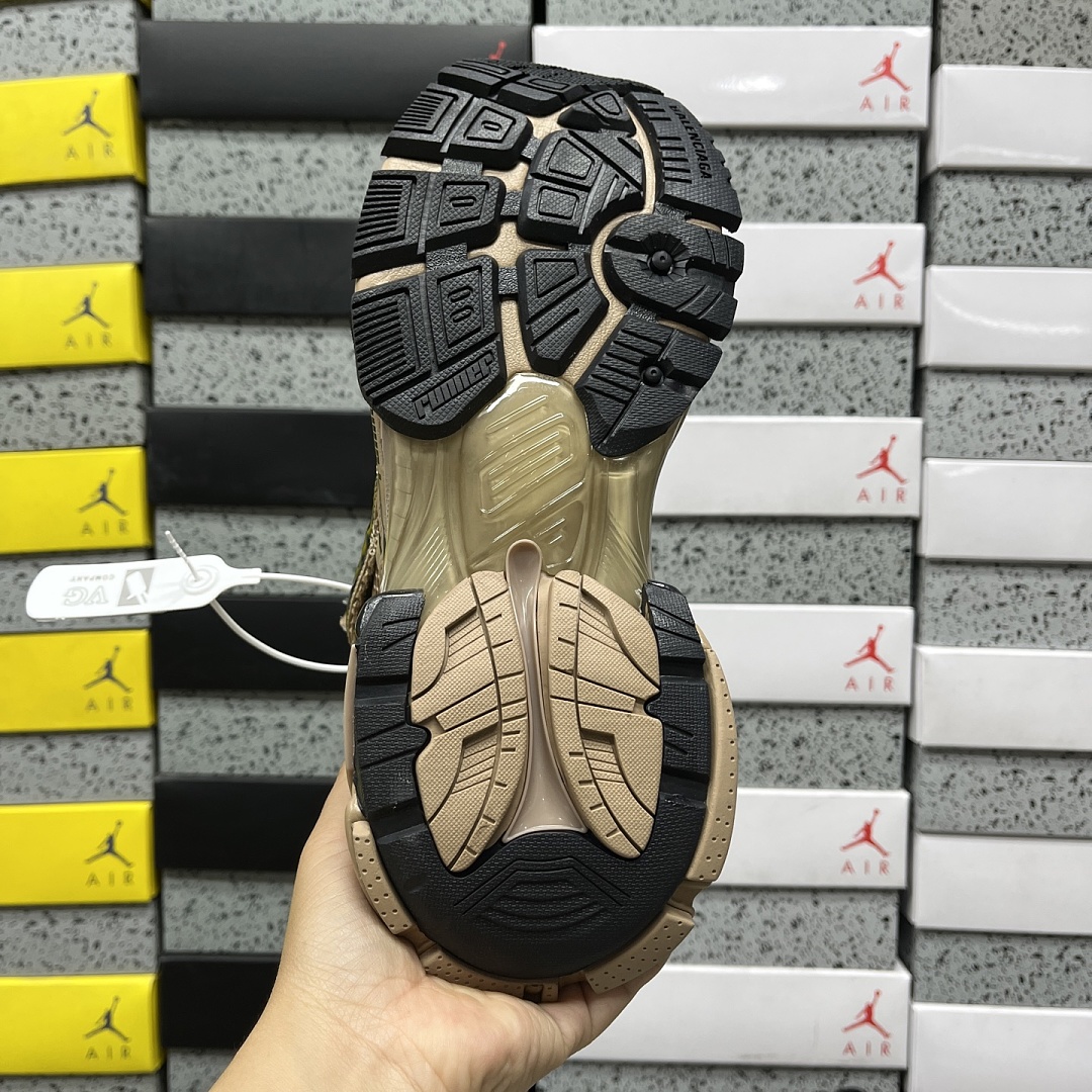 Balenciaga BLCG Runner - Image 84