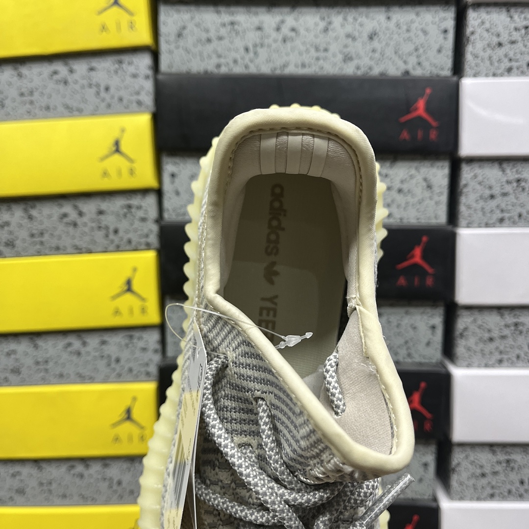 Adidas Yeezy Boost 350 V2 - Image 3