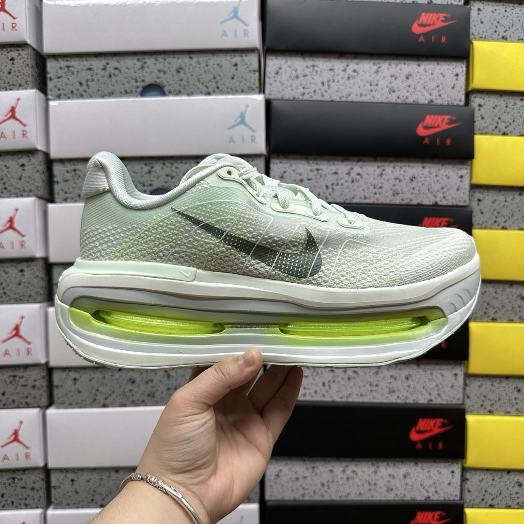 Nike Vomero Premium Barely Volt - Image 5