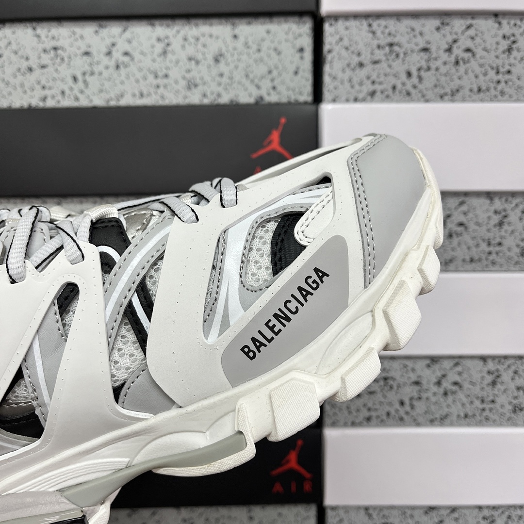Balenciaga BLCG Track 3.0 - Image 7