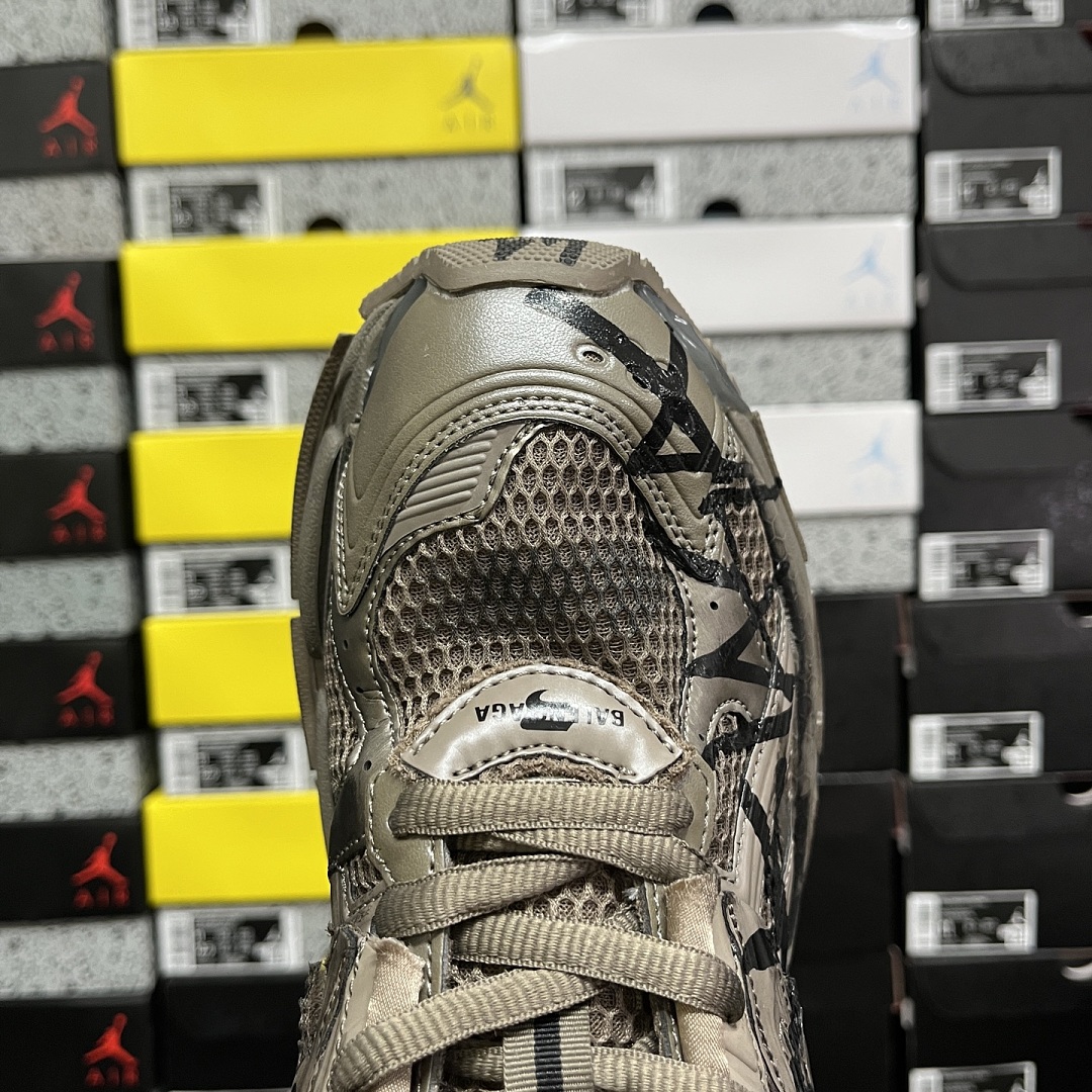 Balenciaga BLCG Runner 7.0 - Image 8