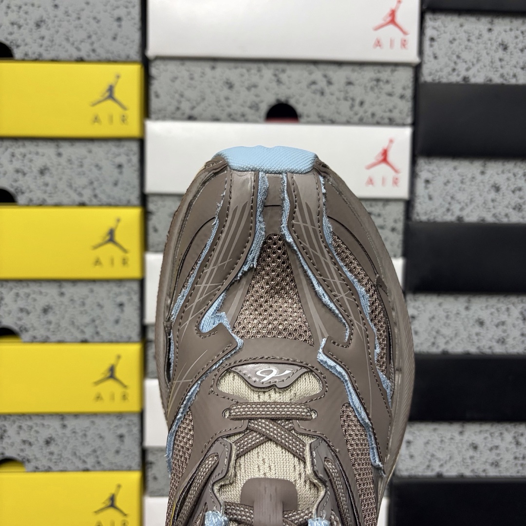 Balenciaga Jet 26 - Image 11