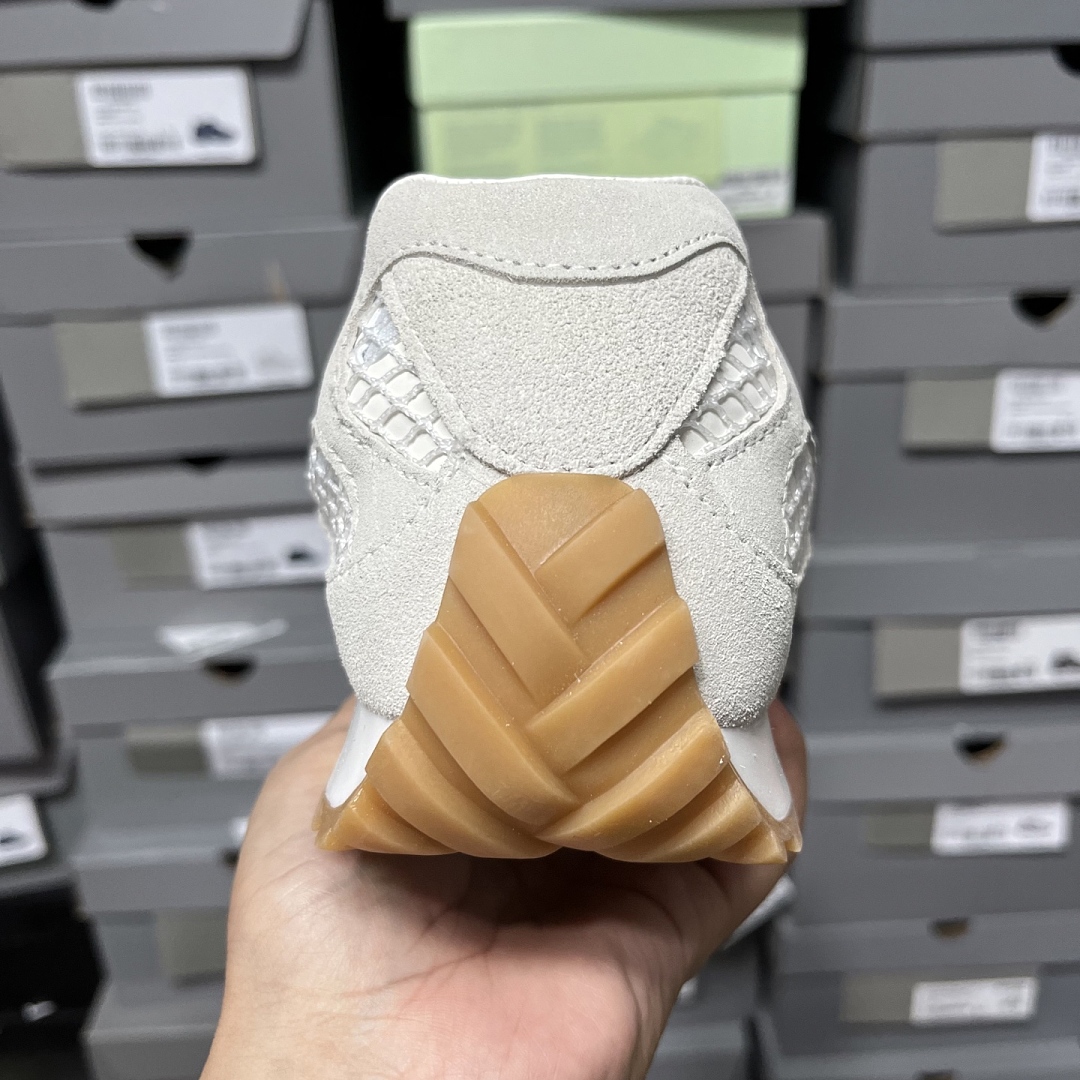 Bottega Veneta Orbit Surf Vapor 4152 - Image 5