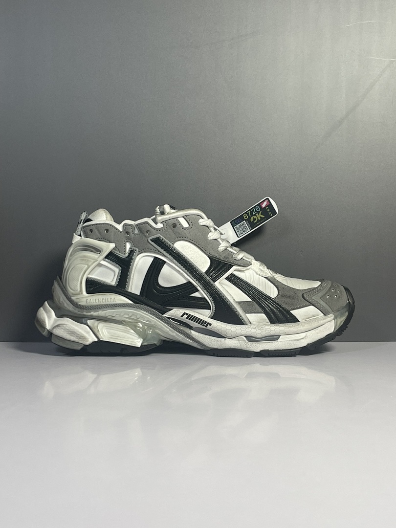 Balenciaga Runner 7.5 - Image 74