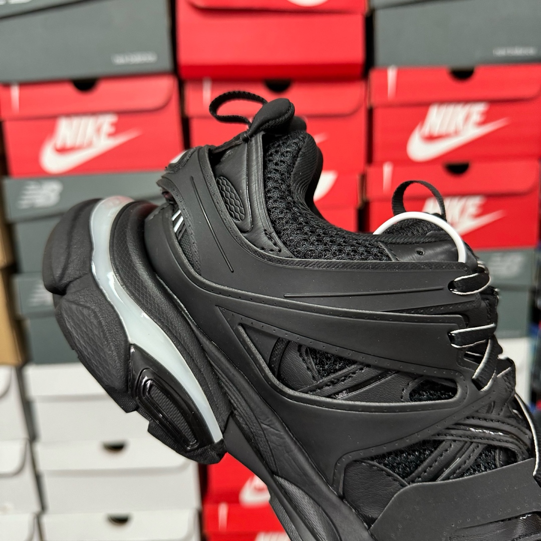 Balenciaga Track Black LED - Image 4