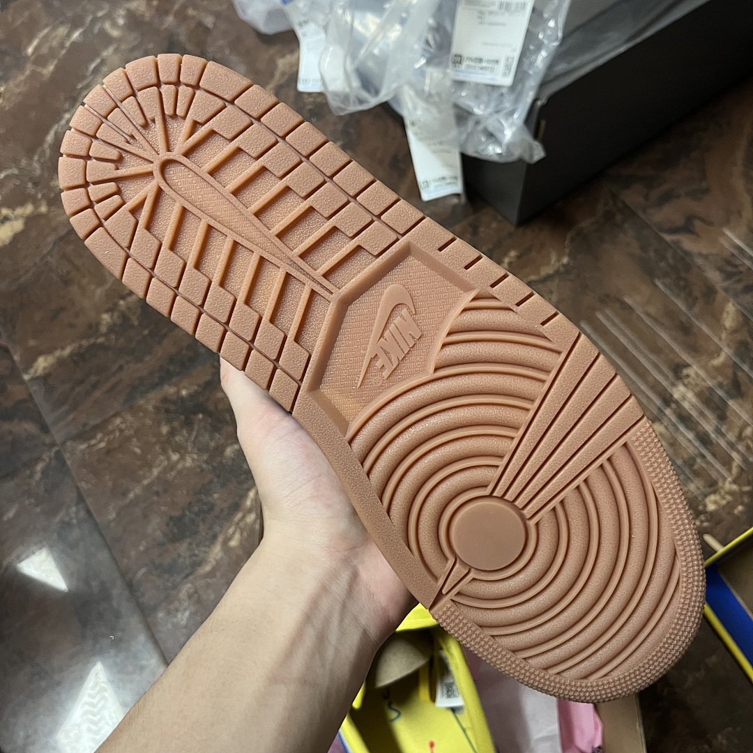 Nike Jordan 1 Retro Low OG SP Travis Scott Canary - Image 6