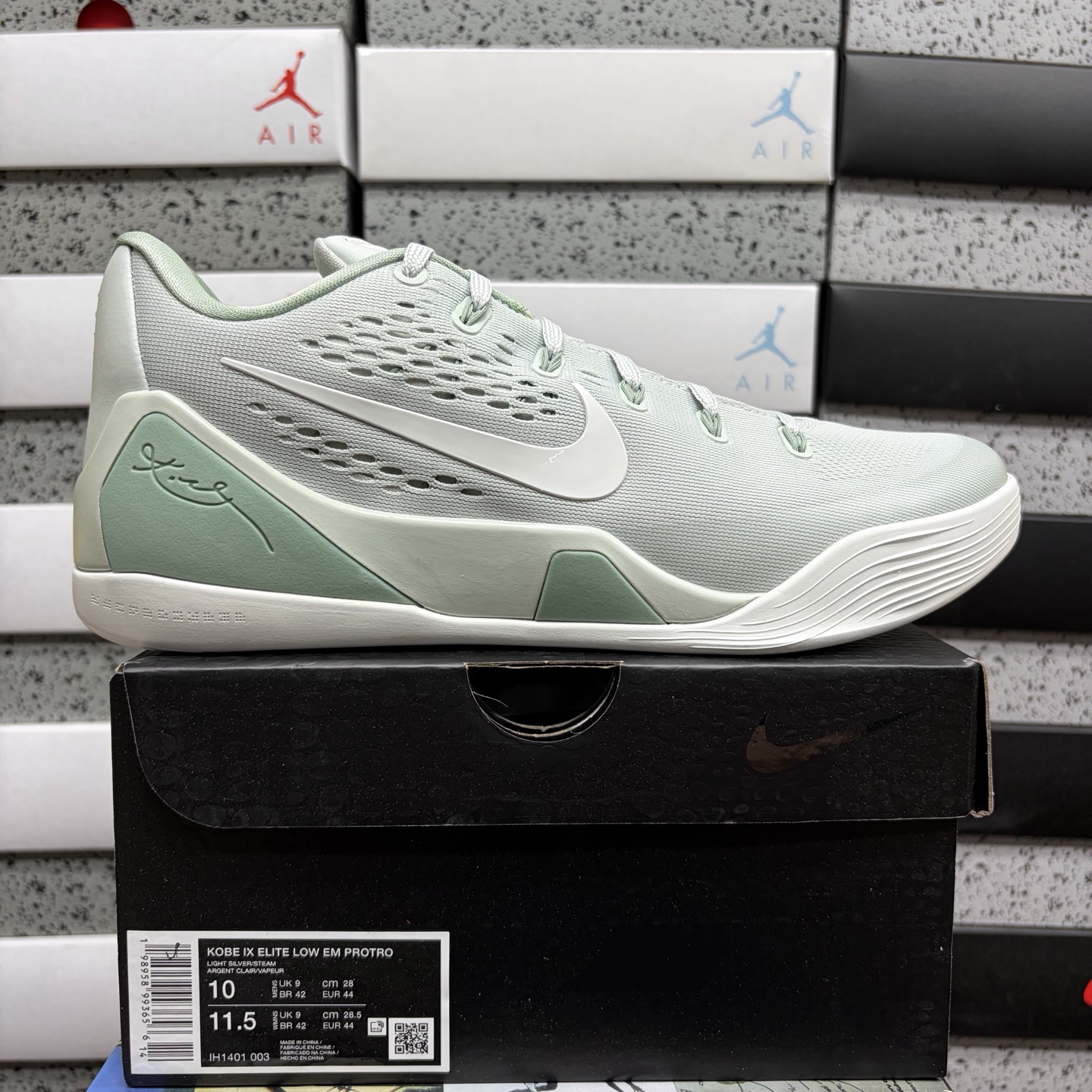 Nike Kobe 9 EM Low Protro Light Silver Steam - Image 10