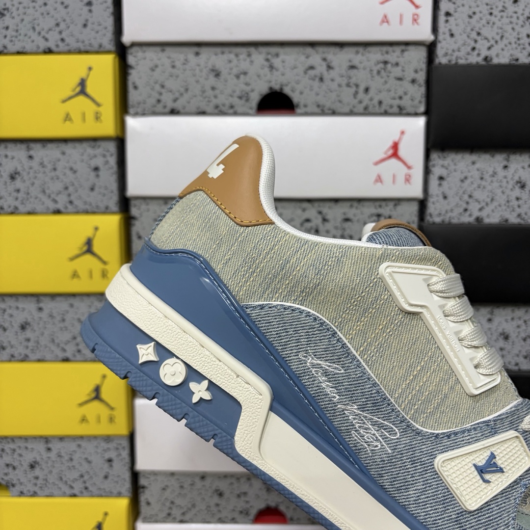 Louis Vuitton Trainer - Image 2
