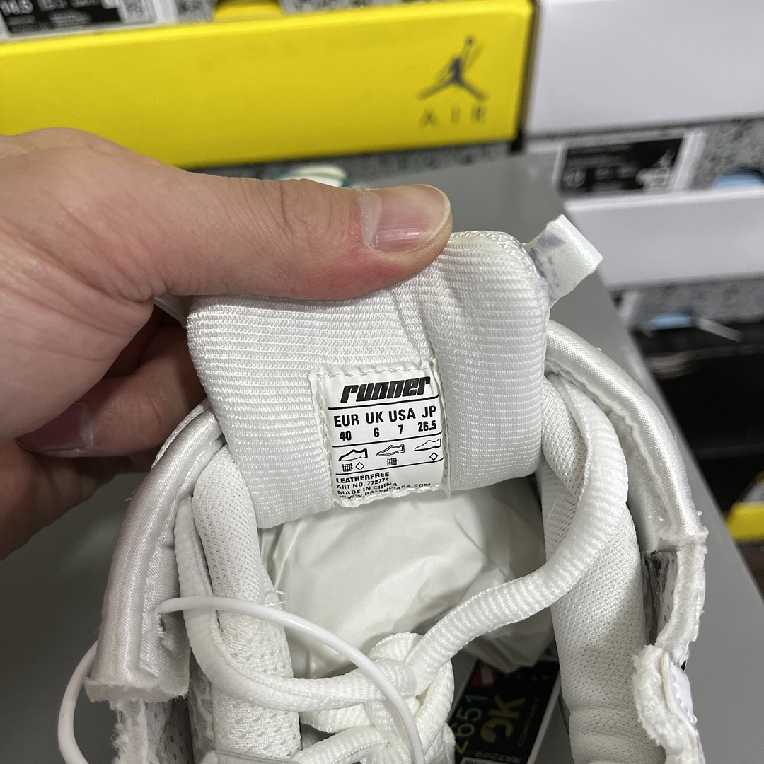 Balenciaga BLCG Runner 7.5 - Image 8