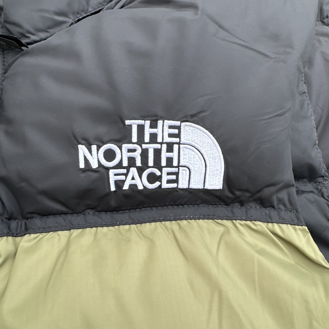 The North Face TNF 1996 Retro Nuptse Vest - Image 68