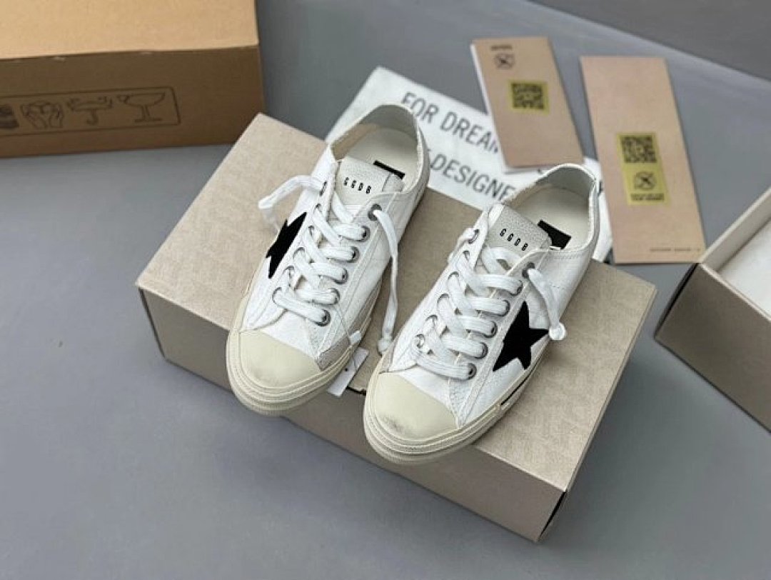 Golden Goose Deluxe Brand White Canvas Black Star - Image 6