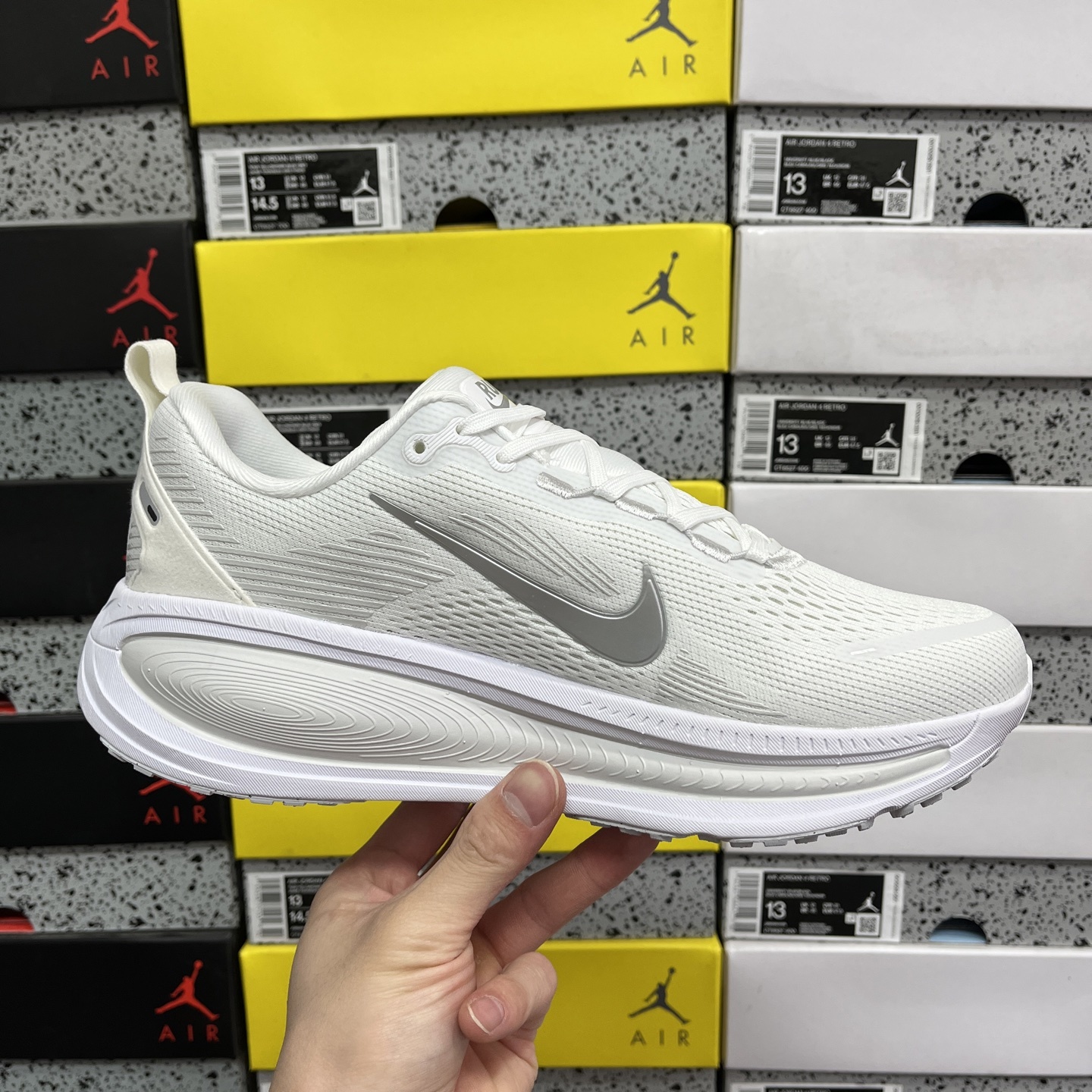Nike Zoom Vomero - Image 11
