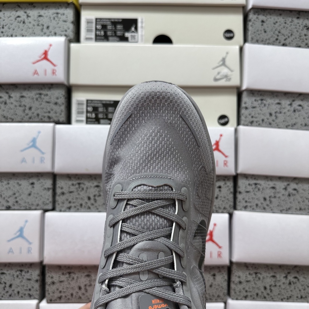 Nike Vomero Premium HQ2050-755 - Image 3