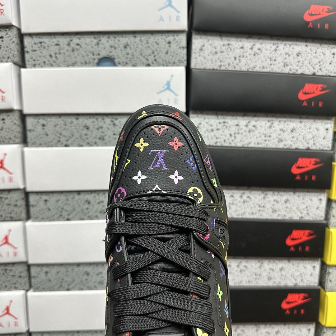 Louis Vuitton Trainer V2-14 - Image 5