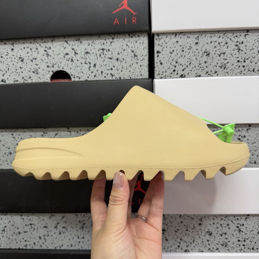 Adidas Slide/Foam Runner - Image 18