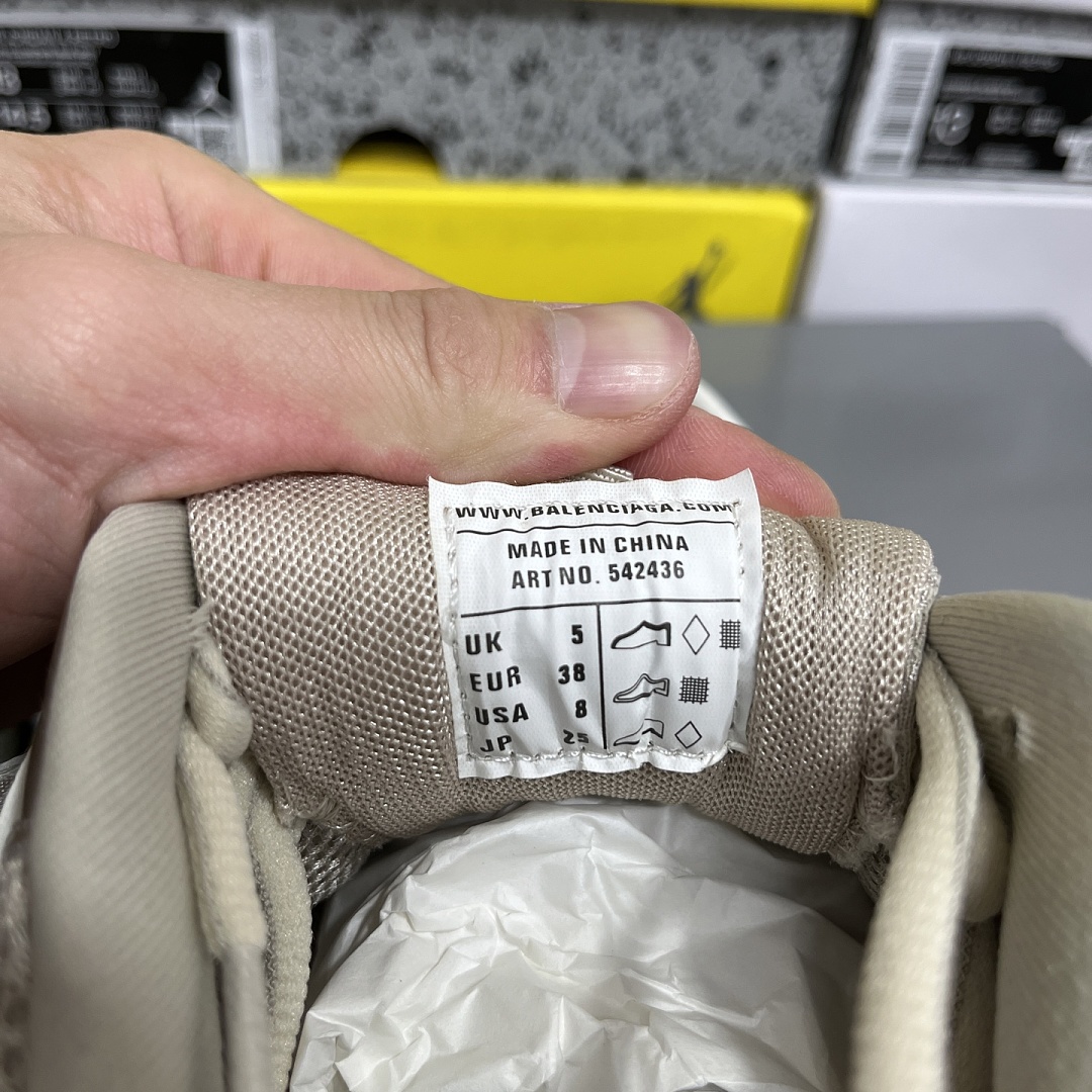 Balenciaga BLCG Track 3.0 - Image 9