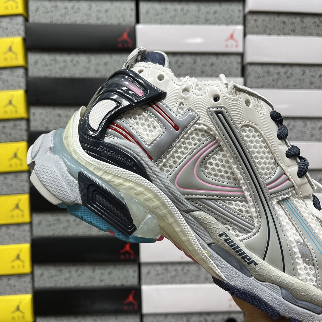 Balenciaga BLCG Runner 7.5 - Image 4