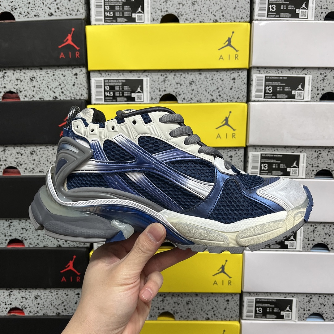 Balenciaga BLCG Runner 7.5 - Image 9