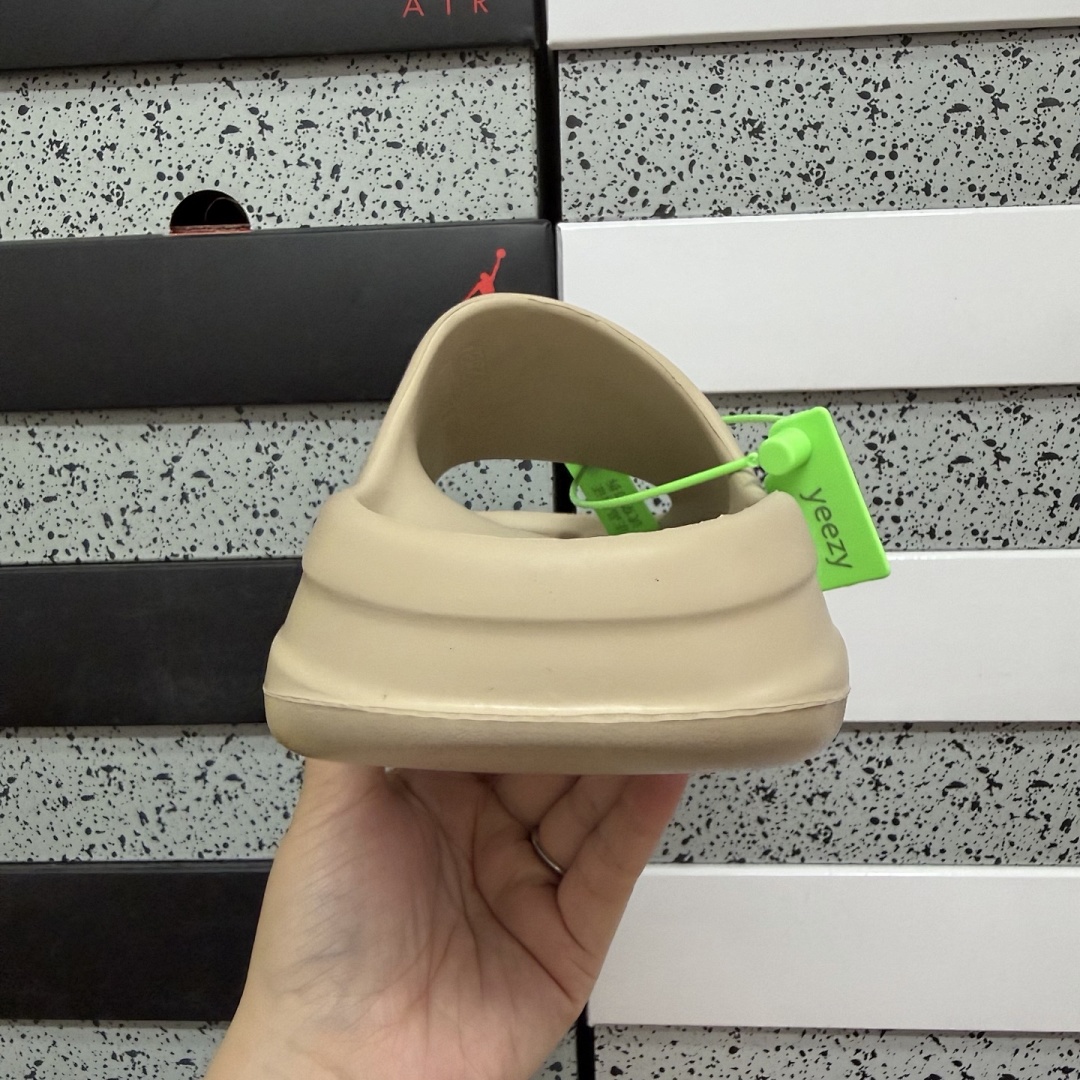 Adidas Slide/Foam Runner - Image 80
