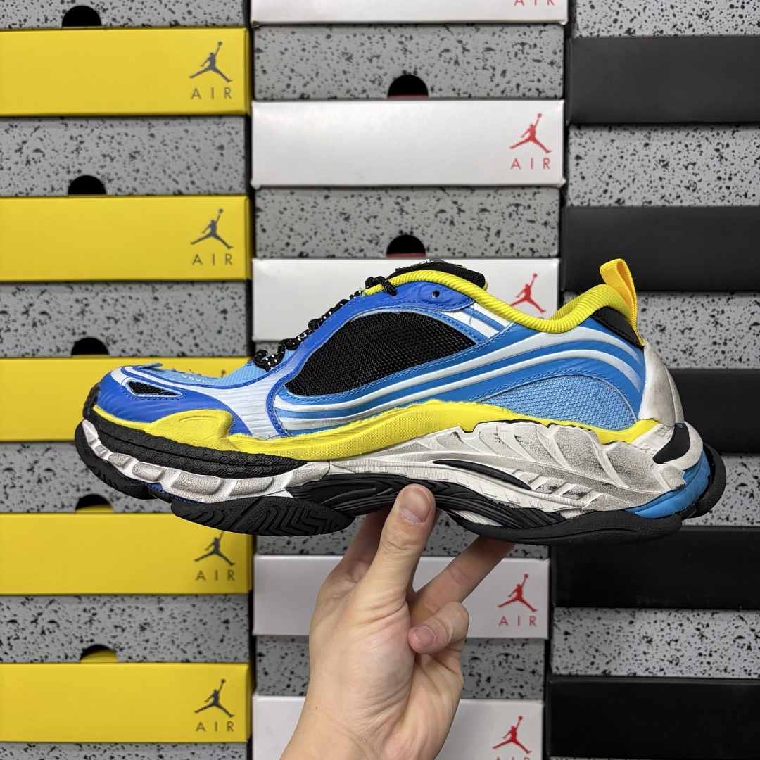 Balenciaga Triple S 2 - Image 11