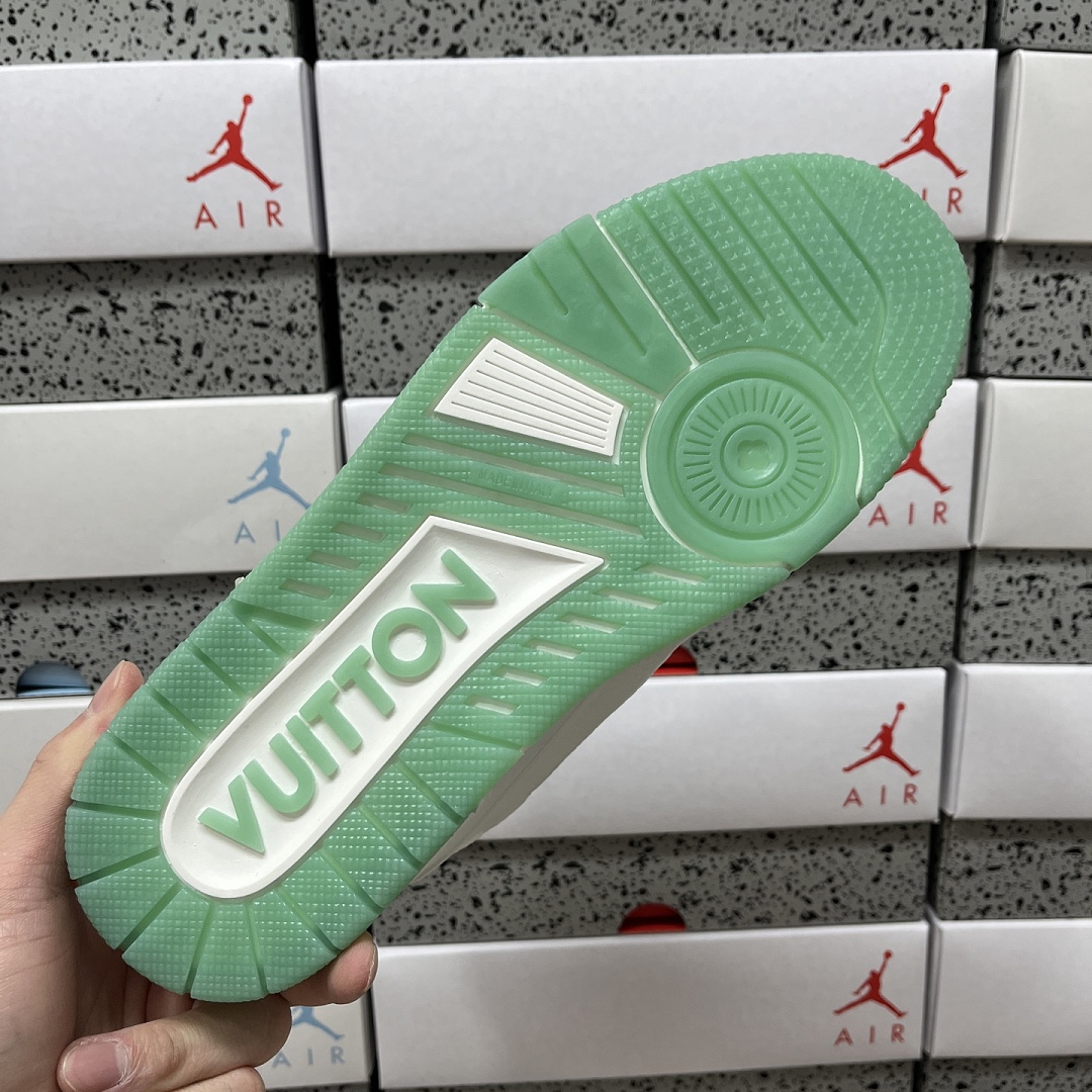 Louis Vuitton Trainer Rhinestone - Image 9